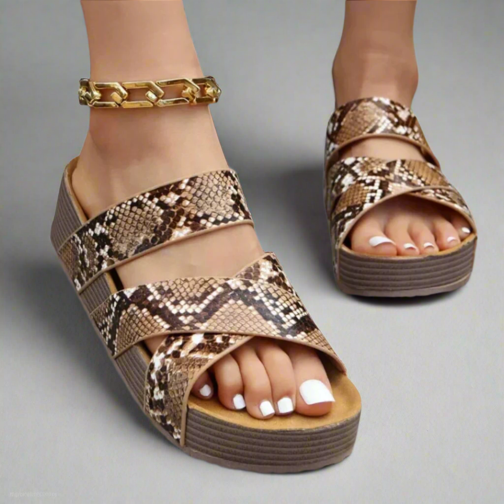 Isla | Damen Geflochtene Kreuzriemen Keilabsatz Sandalen