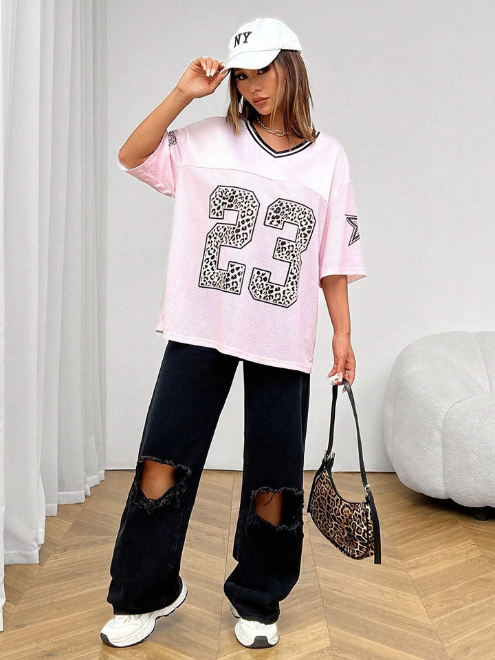 Oversized Jersey Shirt met Dierenprint – Sportief, Trendy & Klaar voor Streetstyle
