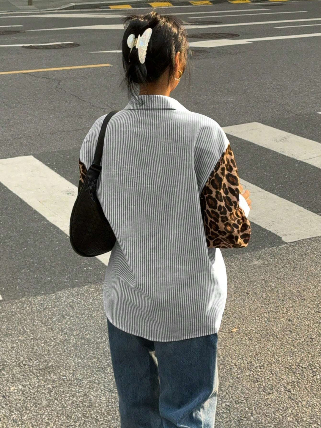 Gestreifte Damenbluse mit Löwendetails – Auffällig, Lässig & Streetstyle-tauglich