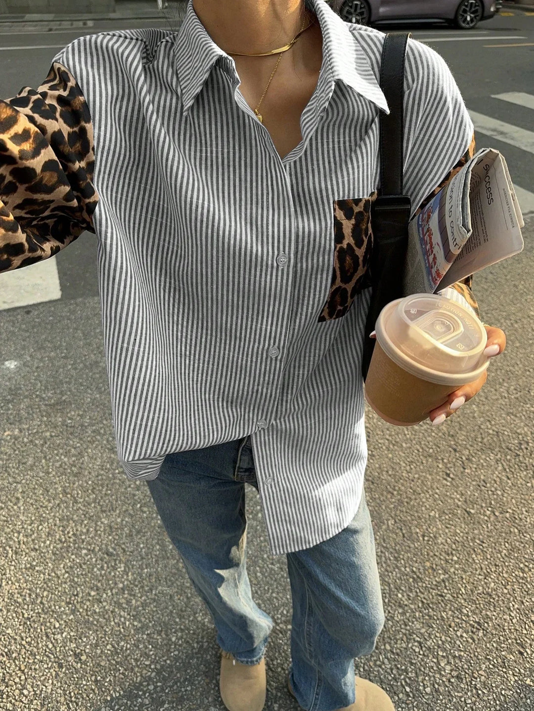Gestreifte Damenbluse mit Löwendetails – Auffällig, Lässig & Streetstyle-tauglich