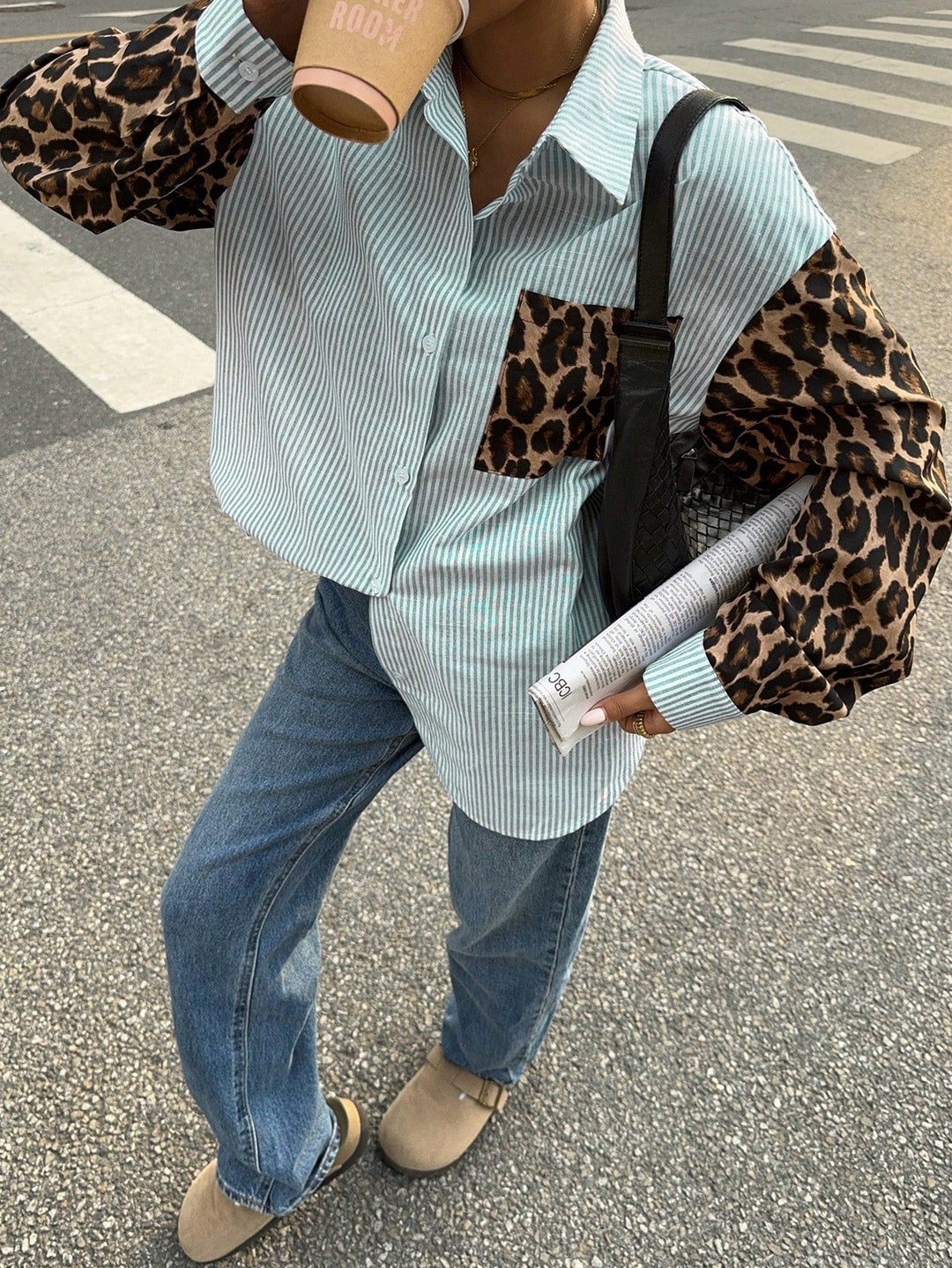 Gestreifte Damenbluse mit Löwendetails – Auffällig, Lässig & Streetstyle-tauglich