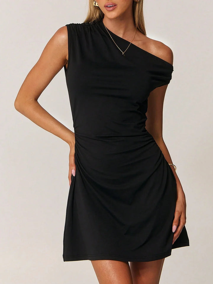Asymmetrisches Damenkleid – Elegant, zeitlos & verführerisch