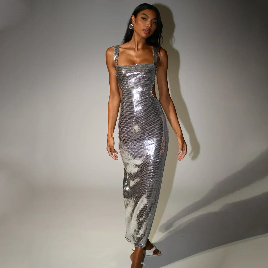 Emilia| Glänzendes Maxikleid mit Spaghettiträgern