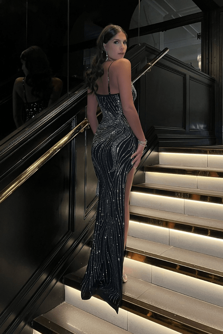 Sophie | Glamoureuze Strass Avondjurk met Beinsplit – Elegant & Luxe in Zwart