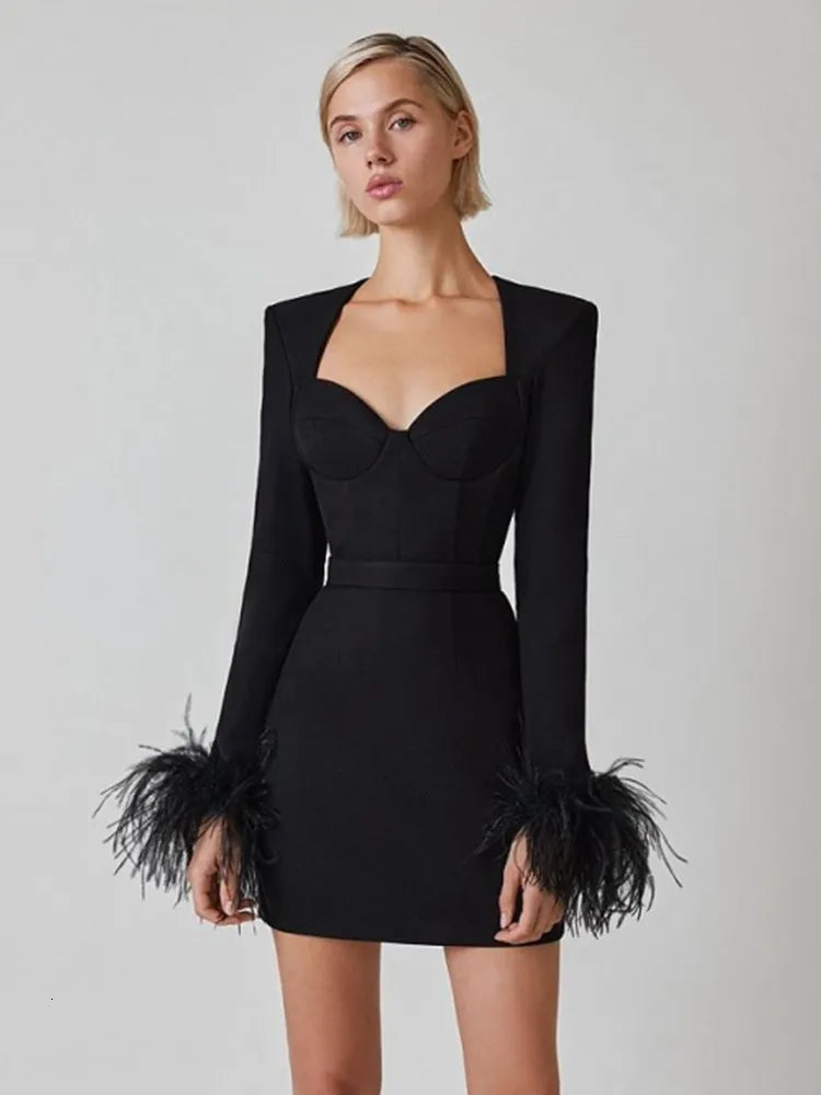 Sofia | Elegante Minidress met Veerdetails