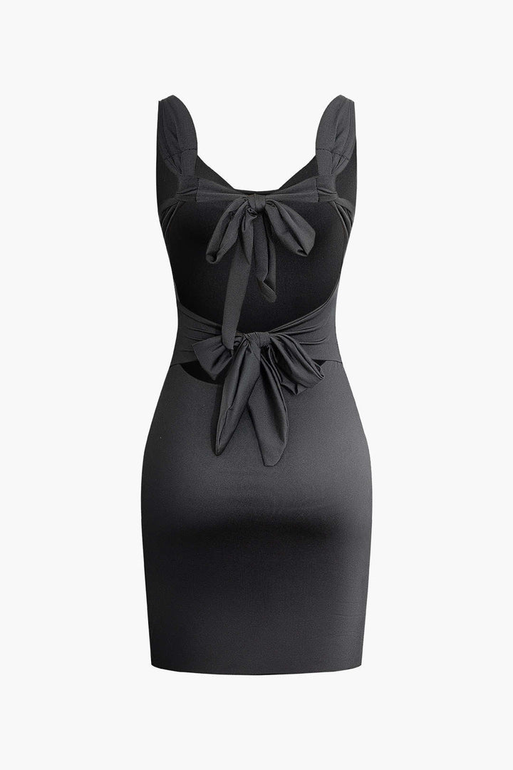 Amara | Tie-Back Bodycon Minikleed – Sensuele Silhouet voor Bijzondere Gelegenheden