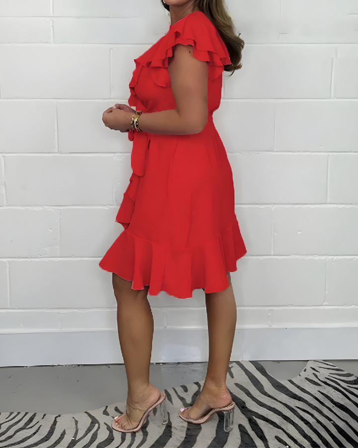 Elegantes Rüschenkleid mit V-Ausschnitt – weiblicher Look für jeden Anlass