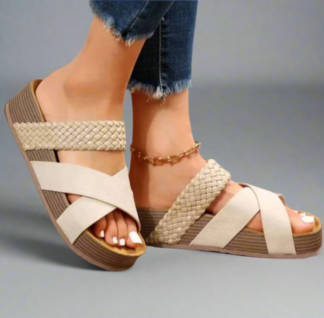 Isla | Damen Geflochtene Kreuzriemen Keilabsatz Sandalen