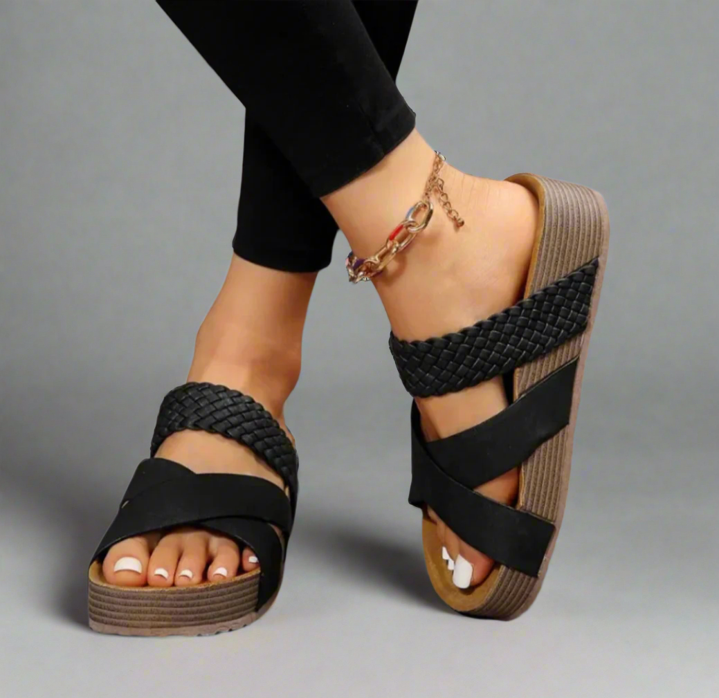 Isla | Damen Geflochtene Kreuzriemen Keilabsatz Sandalen