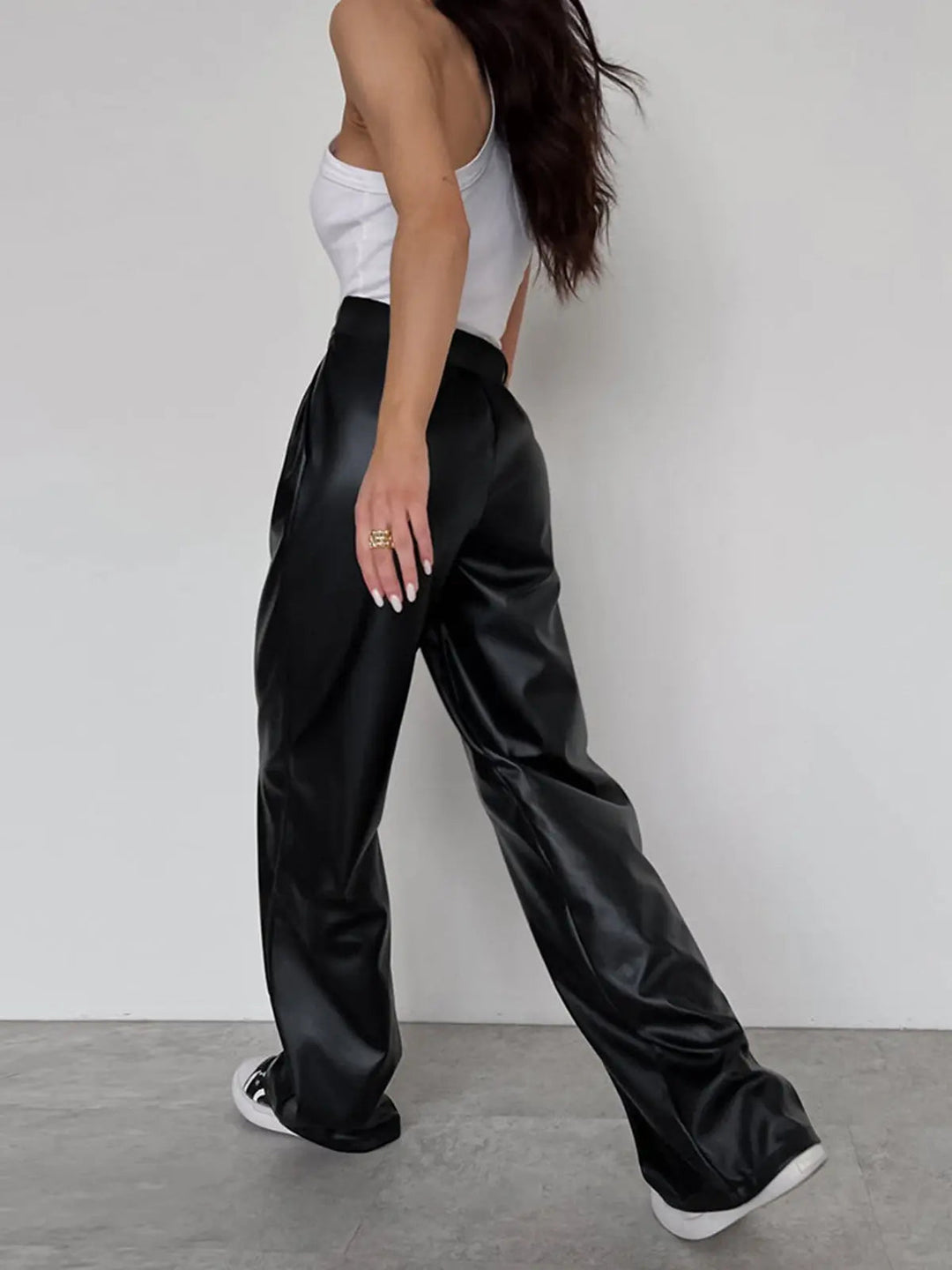 Milla | High-Waist Baggy-Hose aus Kunstleder