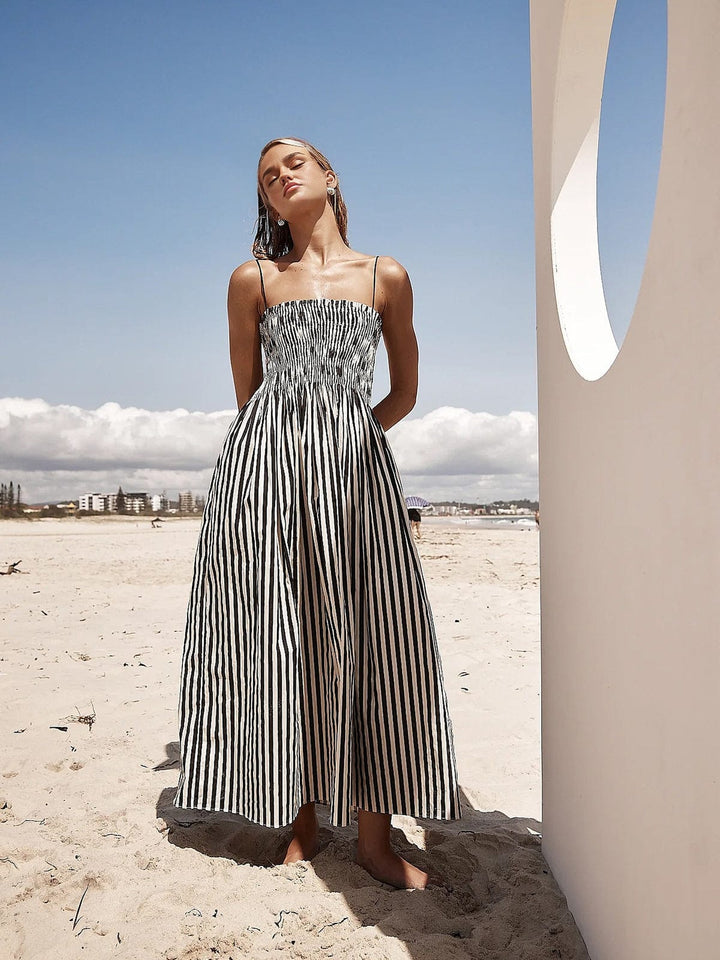Miriam | Elegantes Sommerkleid mit Streifenmuster & Smok-Oberteil