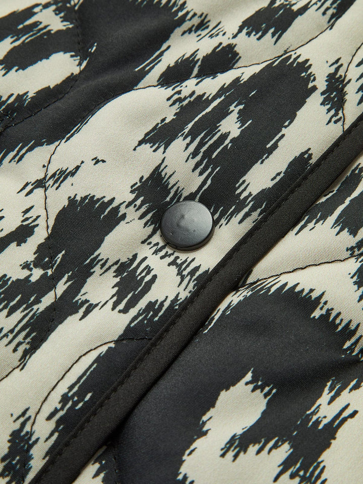 Leona | Jacke mit Tierprint – Ein Statement für den mutigen Look