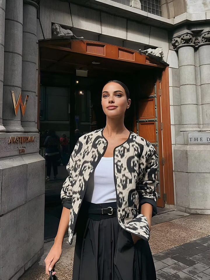 Leona | Jacke mit Tierprint – Ein Statement für den mutigen Look