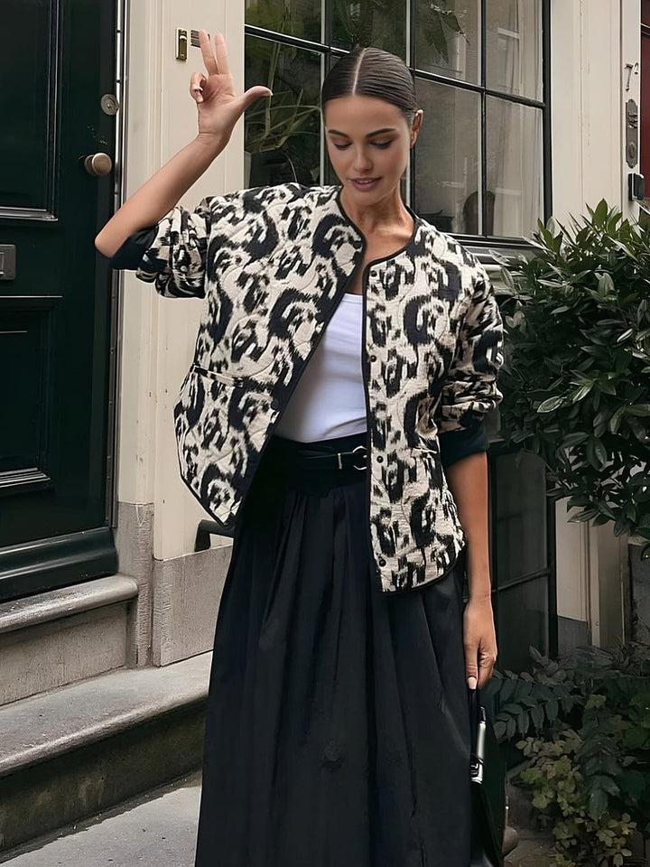 Leona | Jacke mit Tierprint – Ein Statement für den mutigen Look