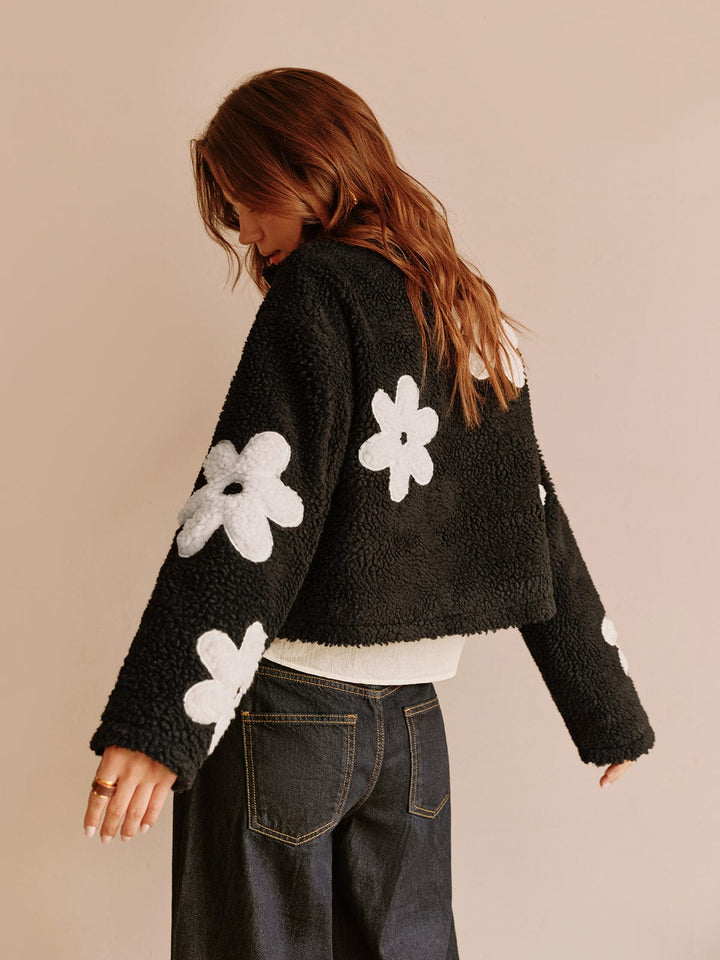 Teddyjacke mit Blumen - ideal für den Frühling 2025