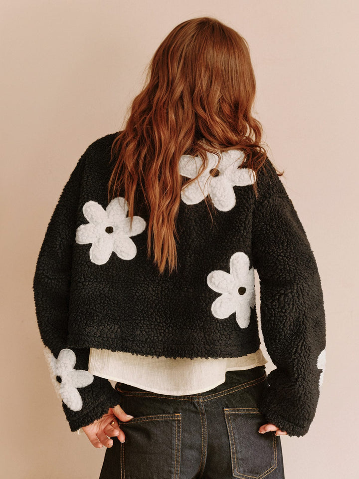 Teddyjacke mit Blumen - ideal für den Frühling 2025