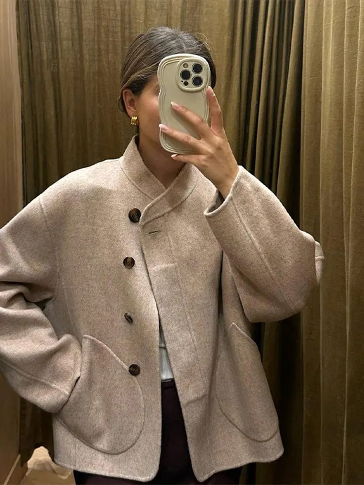 Courtney | Oversized Wolljacke mit asymmetrischem Knopfverschluss und großen Taschen
