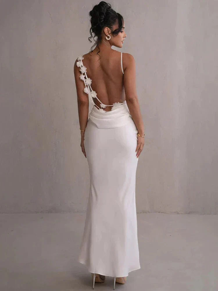 Xenia | Elegante Rugloze Satijnen Maxijurk met Bloemapplicaties