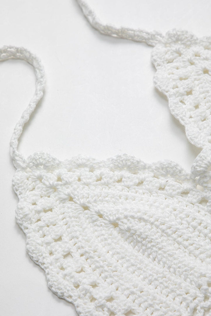 Nora | Witte Handgehaakte Boho-Crop-Top met Halter en Verstelbare Bindbanden