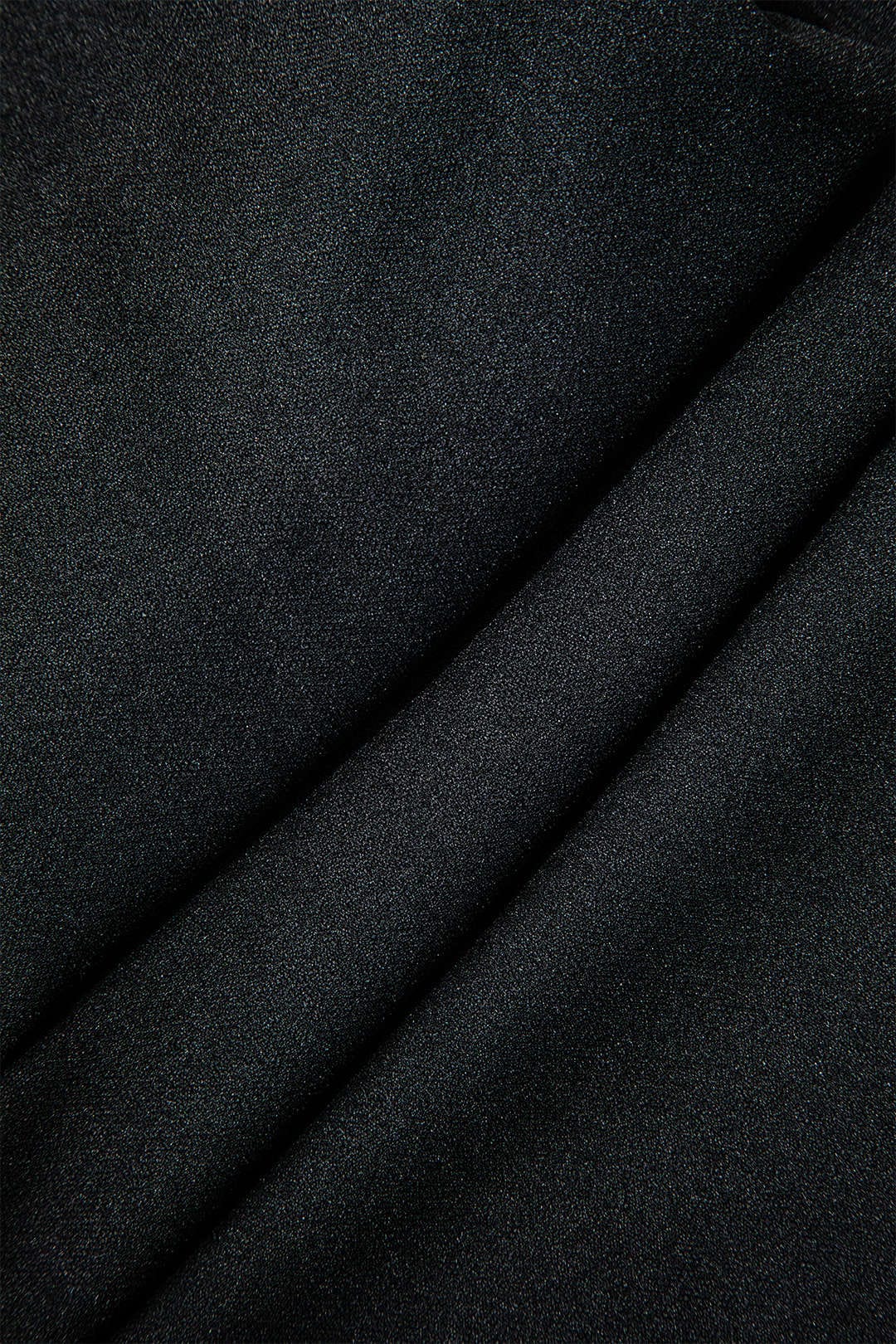 Amara | Elegantes schwarzes Minikleid mit goldenem Gürtel – Zeitlose Raffinesse für stilvolle Auftritte