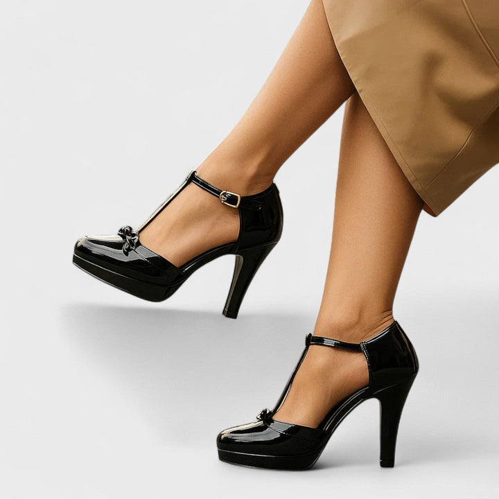 Chloe | Damen T-Riemchen Pumps mit Schleifenakzent