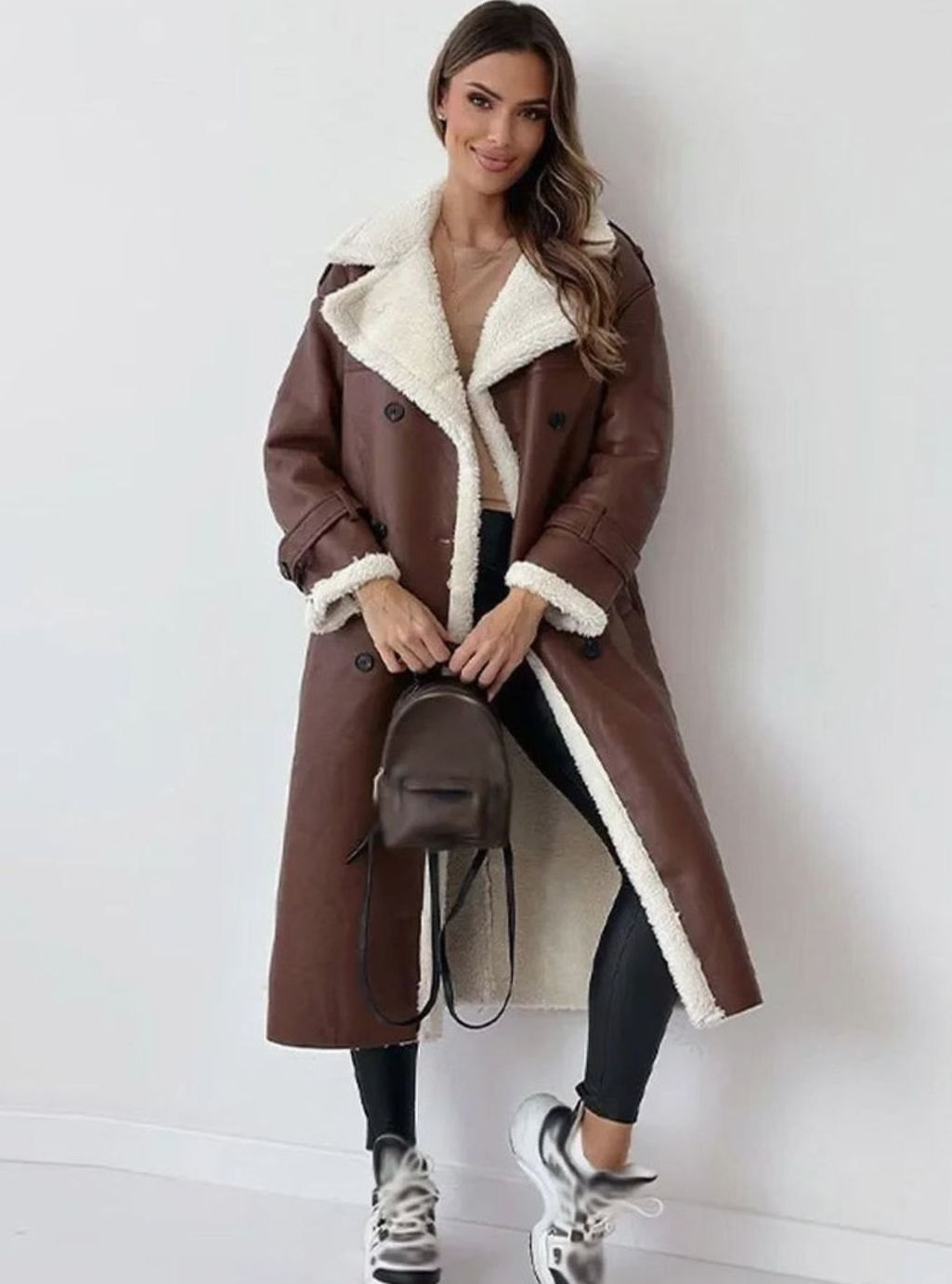 Damen Langer Wintermantel aus Lammfell Kunstleder Oversized Umlegekragen - Braun