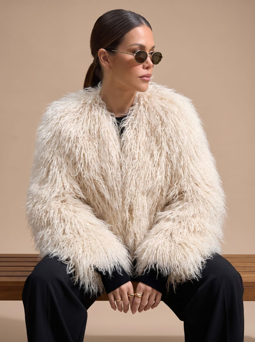 Dames Beige Fluffy Imitatiebont Faux Fur Coat Lange Mouwen