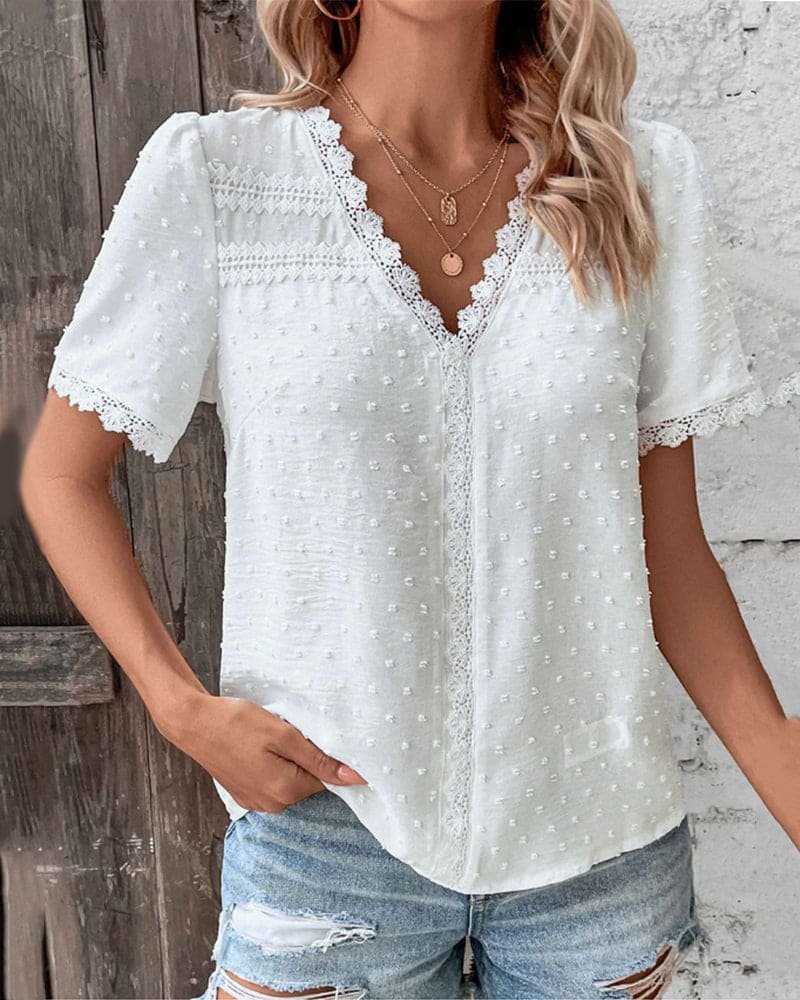Dames Boho V-Hals Blouse met Zwitserse Stippen en Kantdetails
