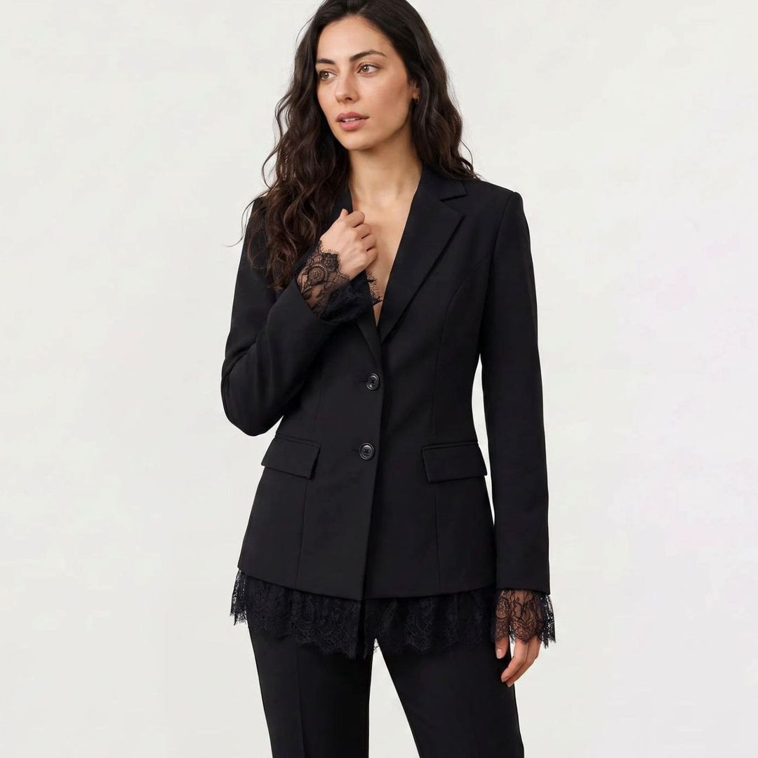 Dames Getailleerde Blazer met Kanten Zoom en Manchetten
