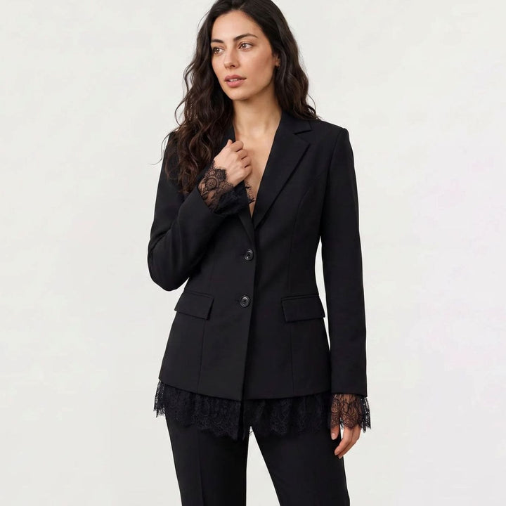 Dames Getailleerde Blazer met Kanten Zoom en Manchetten