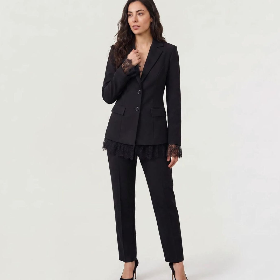 Dames Getailleerde Blazer met Kanten Zoom en Manchetten