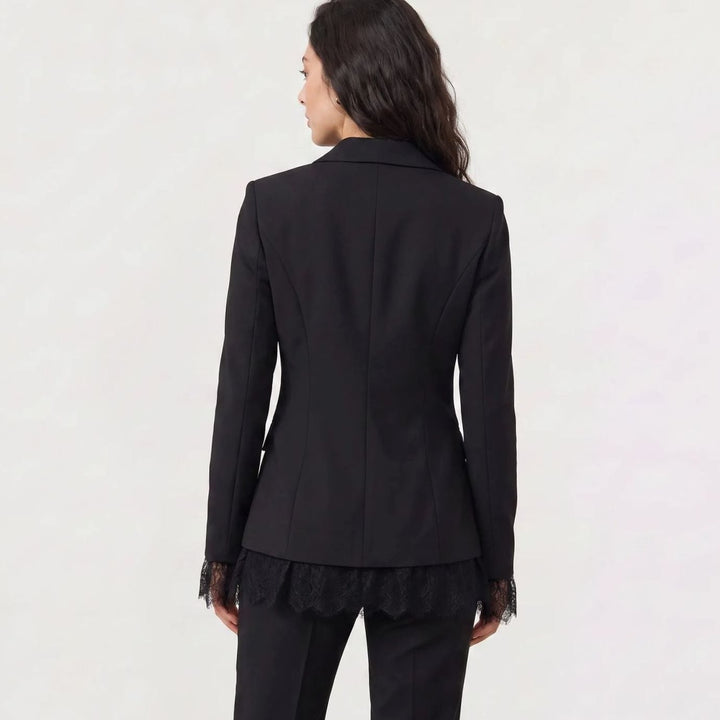 Dames Getailleerde Blazer met Kanten Zoom en Manchetten
