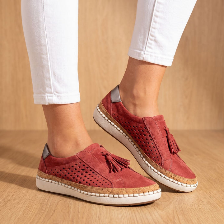 Dames Instappers Geperforeerde Suède Sneakers met Kwastjes - Rood