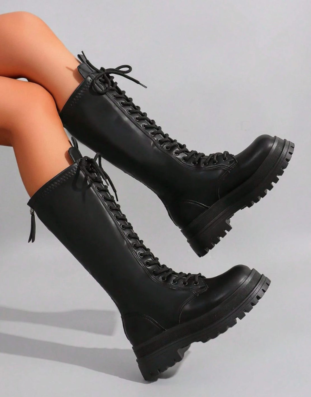 Dames Kniehoge Laarzen met Chunky Zool en Vetersluiting - Zwart