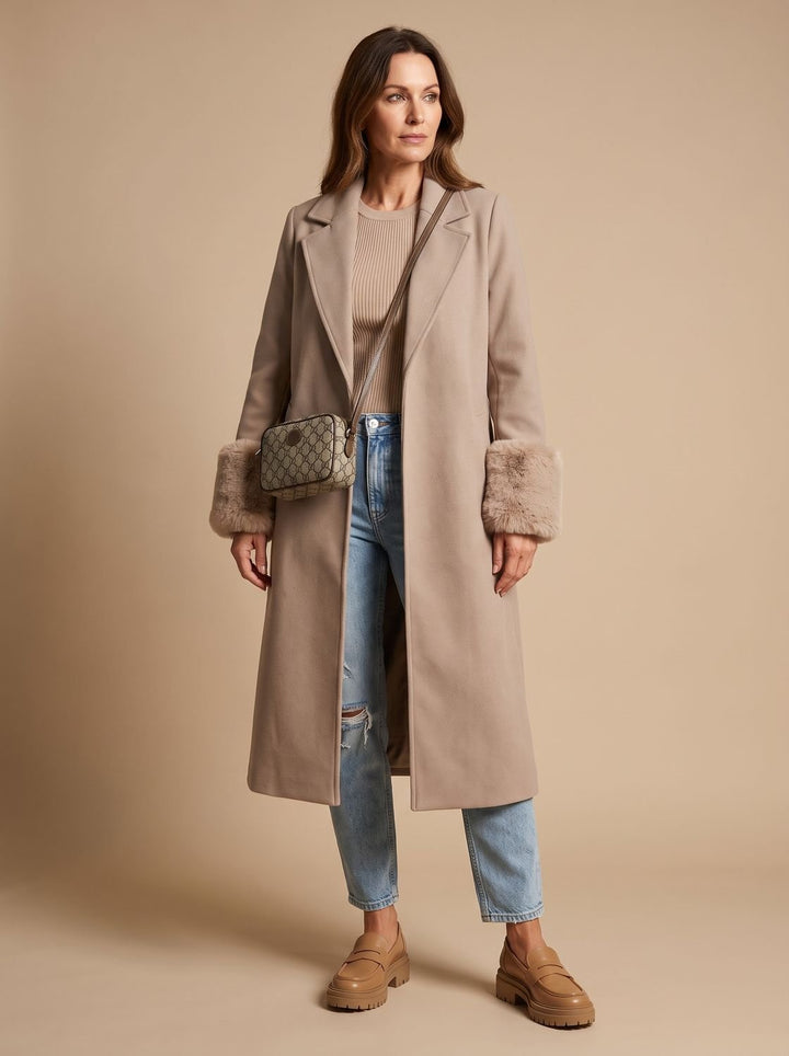 Dames Longline Open Jas met Imitatiebont Manchetten - Abrikoos