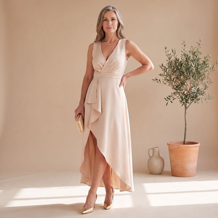 Dames Mouwloze V-hals Feestjurk met Wikkelrok en Split - Beige
