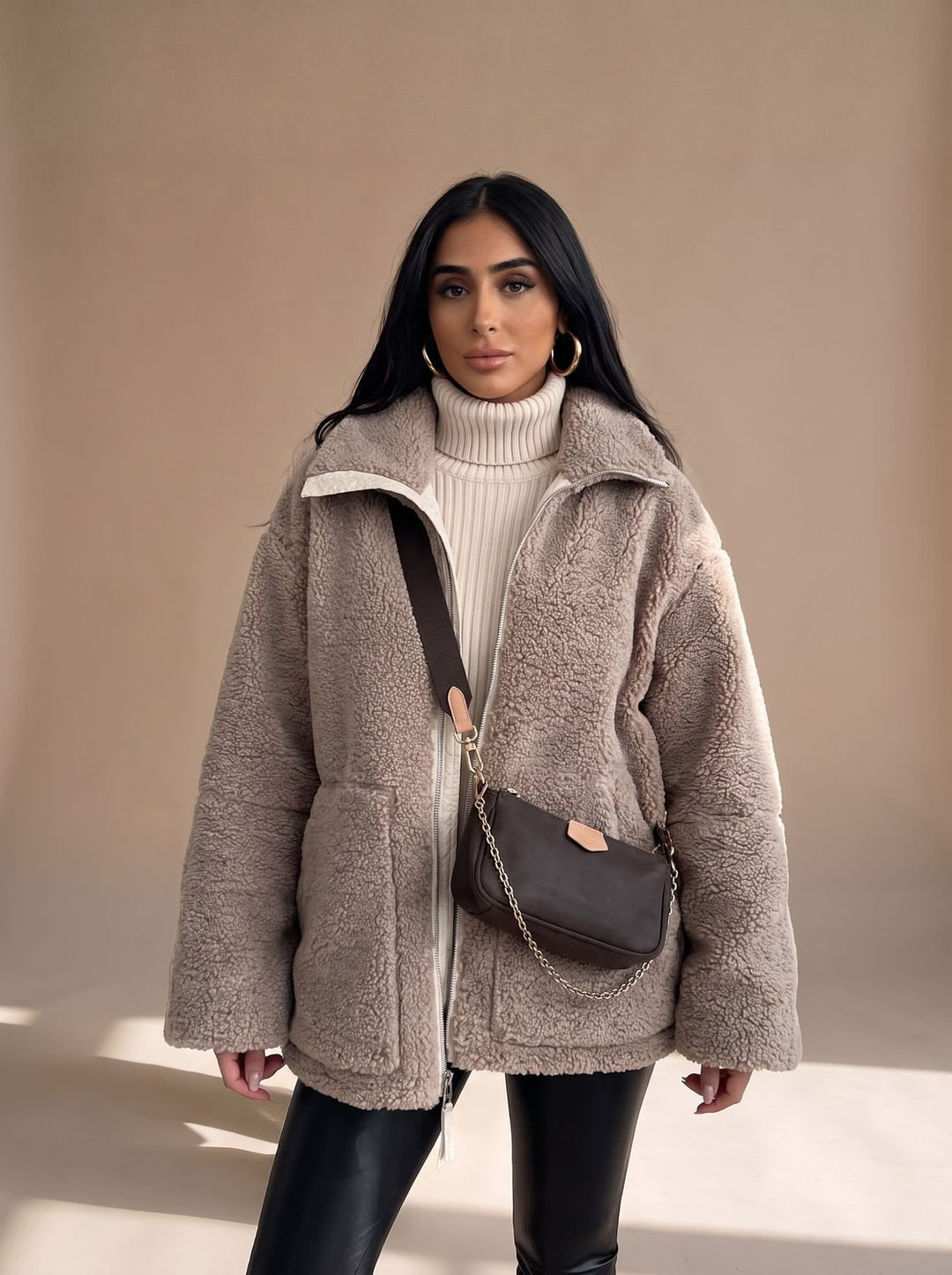 Dames Oversized Teddy Jas met Reverskraag en Diepe Zakken