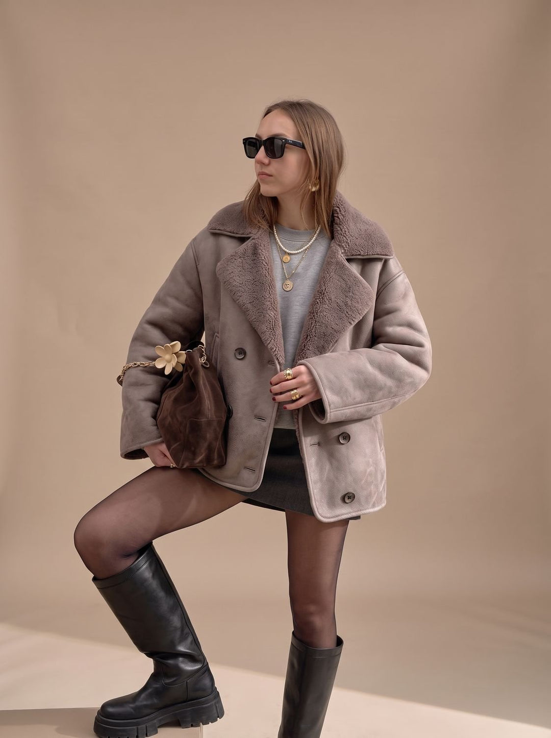 Dames Taupe Teddy Jas met Kraag en Knoopsluiting
