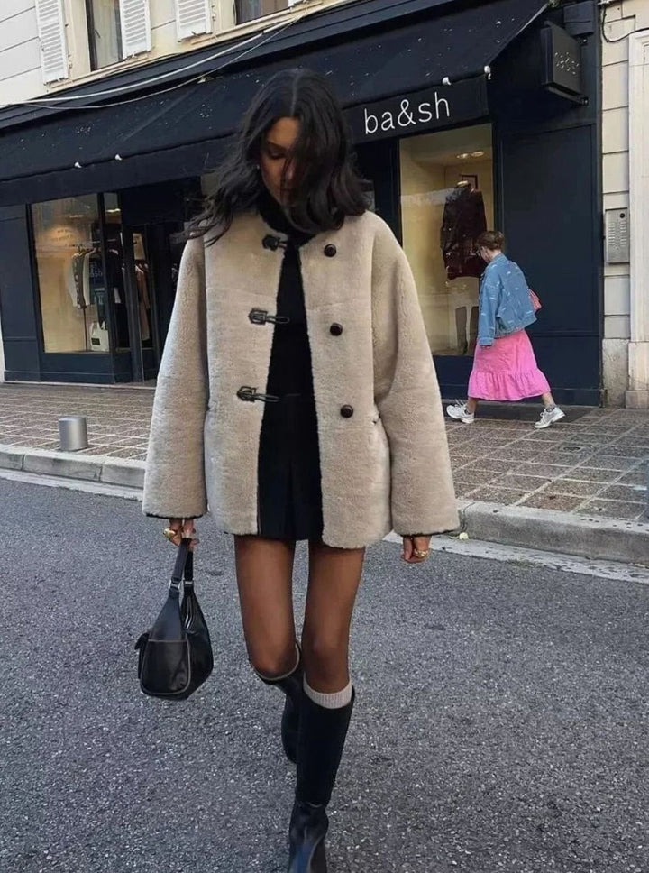 Dames Teddy Lammy Coat Beige met Toggle Sluitingen - Lichtbruin