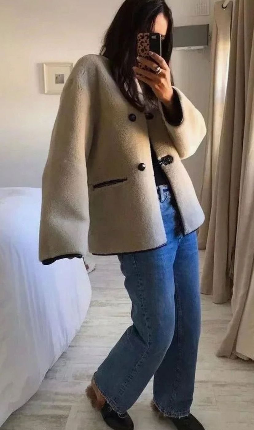 Dames Teddy Lammy Coat Beige met Toggle Sluitingen