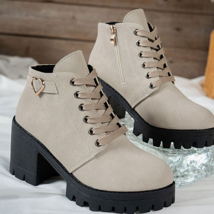 Dames Veterboot Blockahak Suède-look Gouden Hartsgesp Ankle Boots