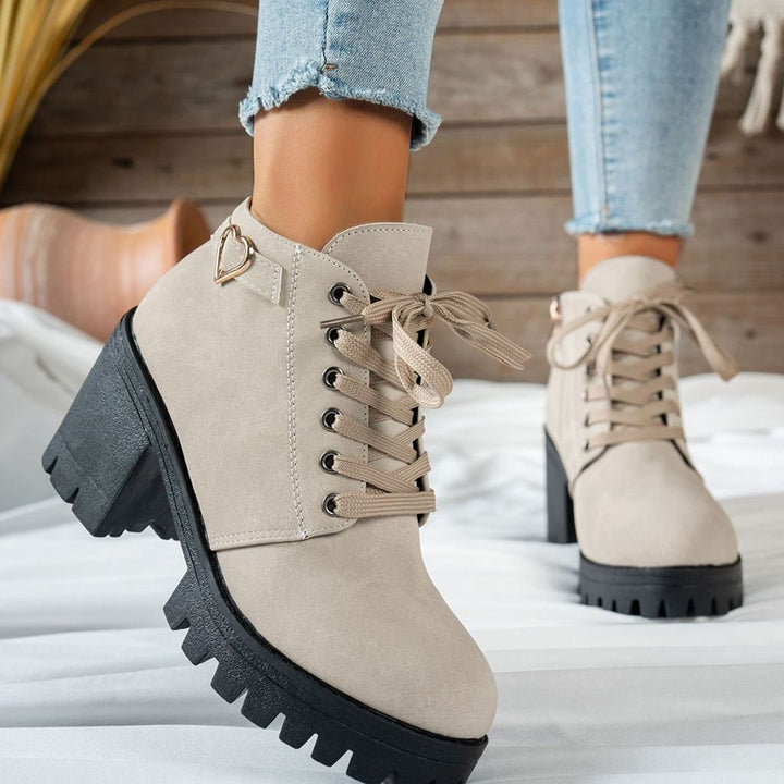 Dames Veterboot Blockahak Suède-look Gouden Hartsgesp Ankle Boots