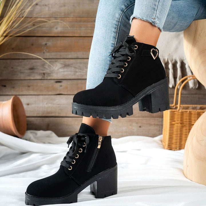 Dames Veterboot Blockahak Suède-look Gouden Hartsgesp Ankle Boots