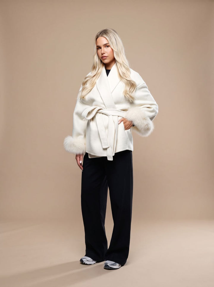 Dames Wolmix Jas met Ceintuur en Faux Fur Mouwen