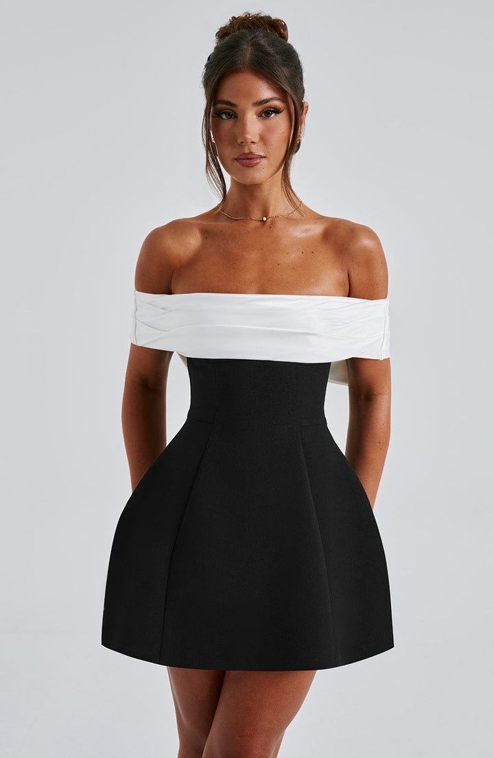 Delta | Schoudervrij Minikleed met Contrasterend Bovenstuk