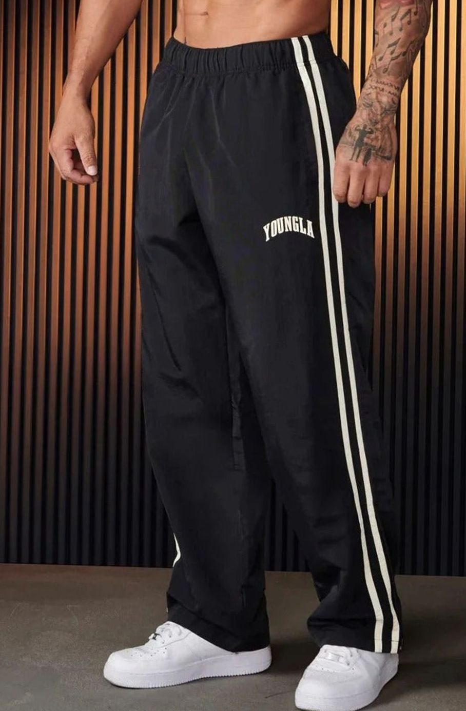 Herren Jogginghose mit seitlichen Streifen elastischer Bund - Schwarz