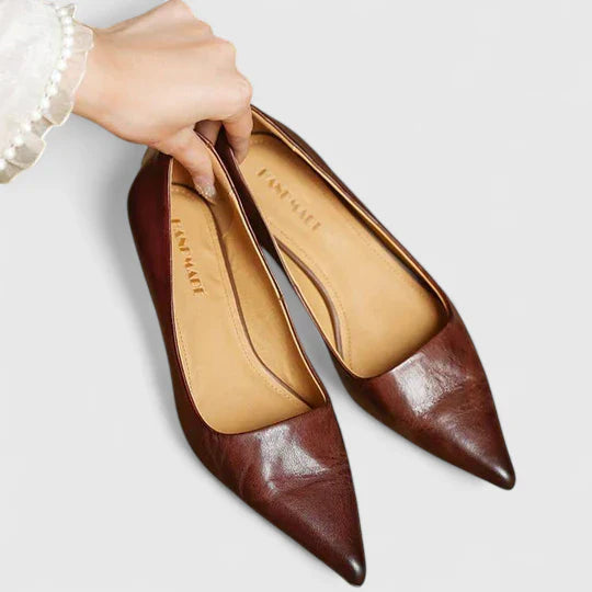 Stella | Dames Pumps Met Puntige Neus En Lage Hak Met Shorts