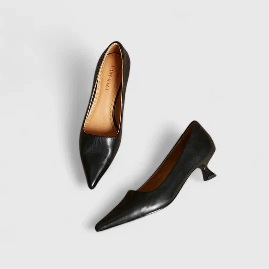 Stella | Dames Pumps Met Puntige Neus En Lage Hak Met Shorts
