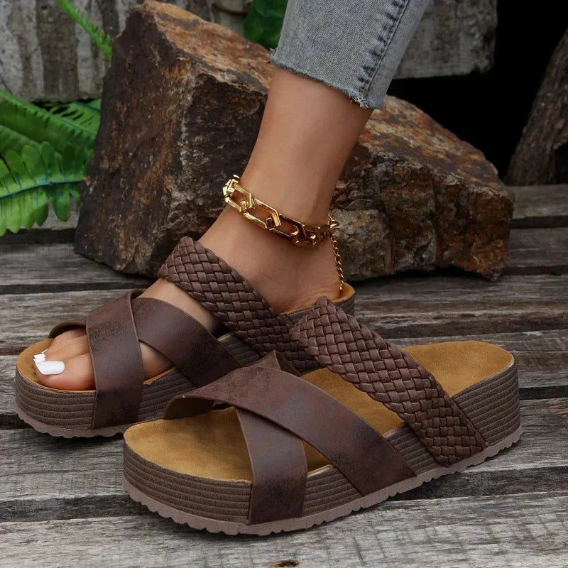 Isla | Damen Geflochtene Kreuzriemen Keilabsatz Sandalen