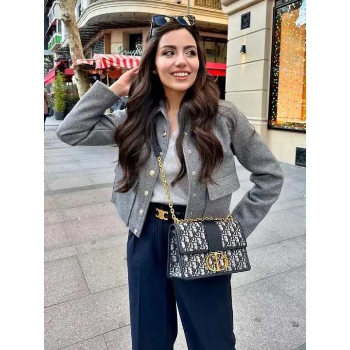 Autumn | Damen Kurz geschnittene Knopfjacke Minimalistisch Elegant